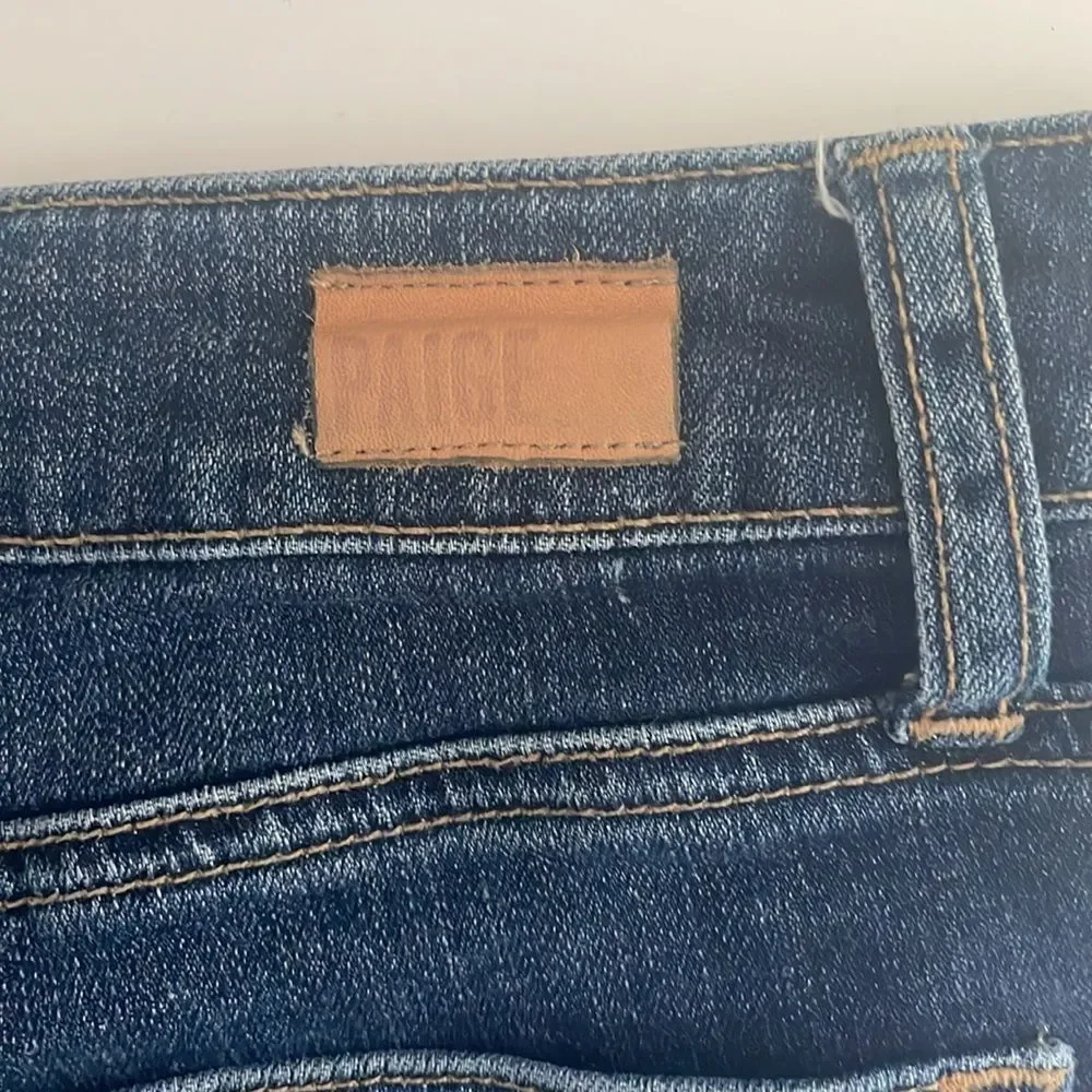 PAIGE Bobby Cutoff Jean Shorts Stretch Denim Medium Wash Size 26